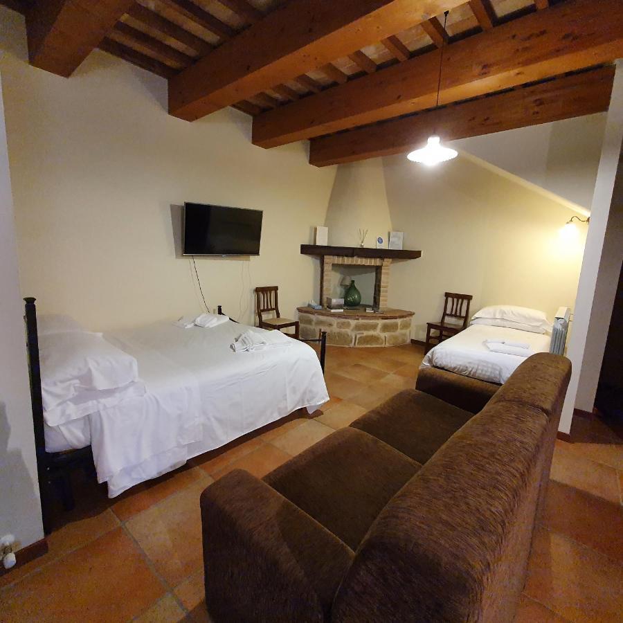 Pietra Maula Agriturismo Castelraimondo Dış mekan fotoğraf