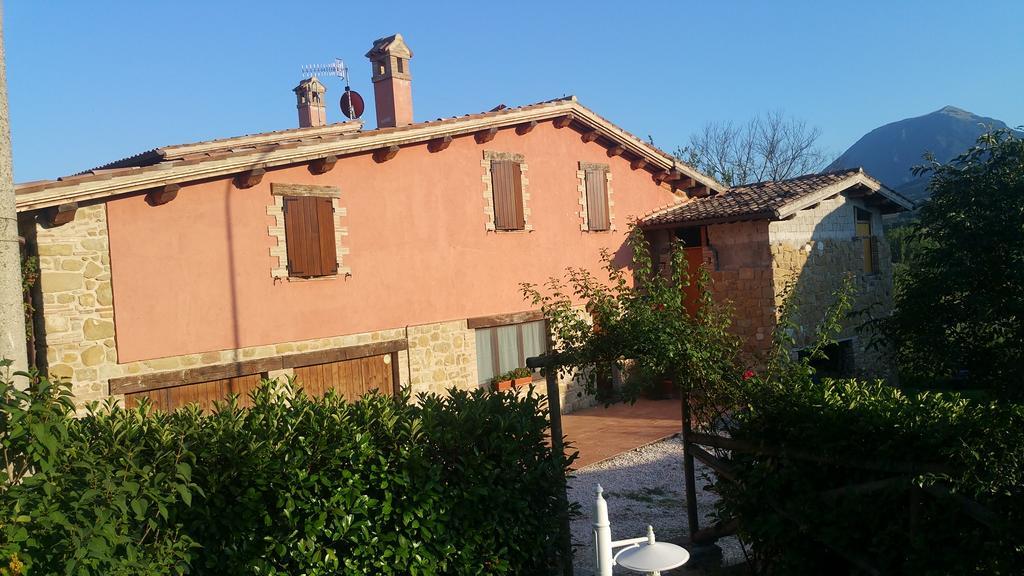 Pietra Maula Agriturismo Castelraimondo Dış mekan fotoğraf